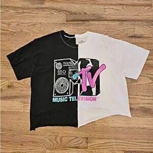 MTV Hollister Cropped Black and White Graphic Tee Retro Vintage EUC Medium